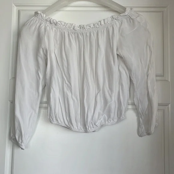Brandy Melville white scrunch crop top - Picture 2 of 3